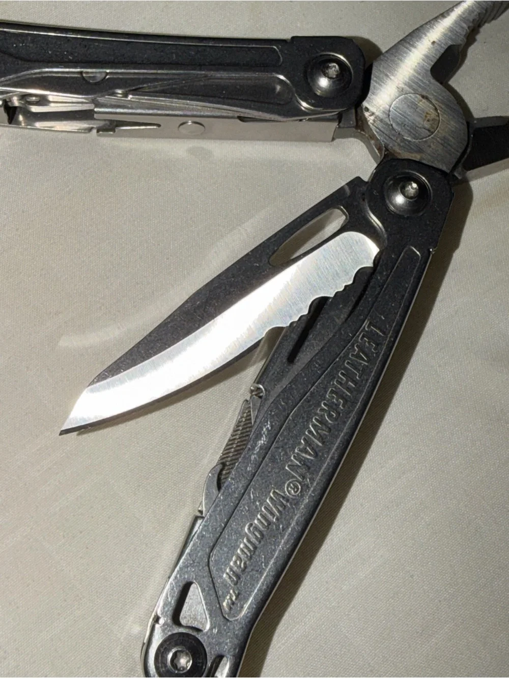 Leatherman Wingman MultitoolCompact Multi-Tool Silver Tools EDC Carry Belt Clip